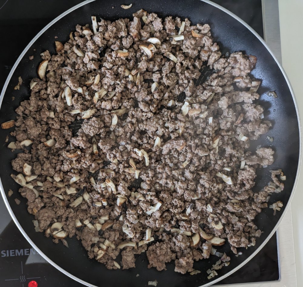 Crepes with Meat and Mushrooms