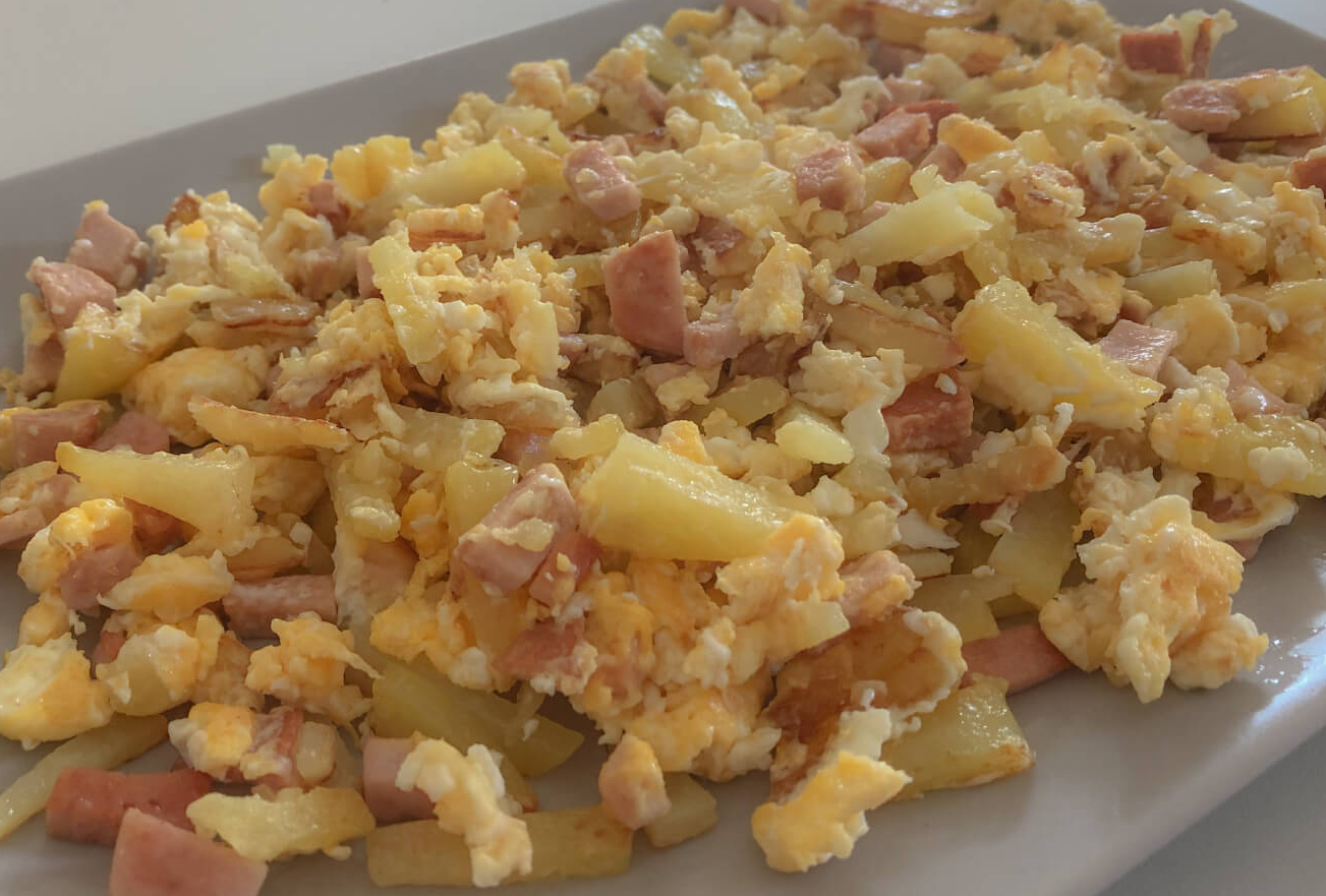 Scrambled Eggs with Sausage and Potatoes